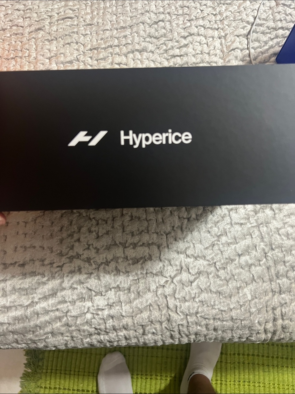 Hyperice Black Recovery Device - Compact Performance